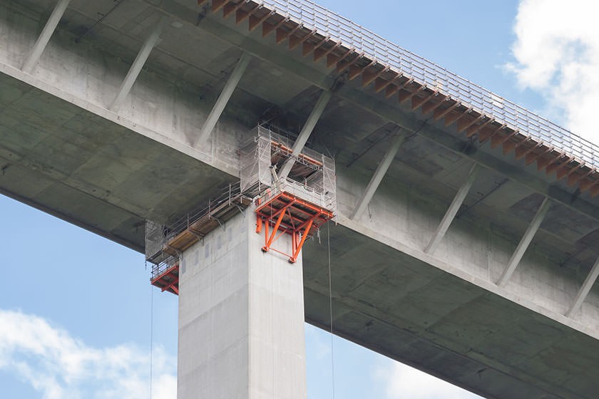 Ausschreibungen für Brückensanierung: Instandhaltungsarbeiten an einer Autobahnbrücke